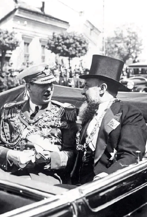 Carol al II-lea alături de prim-ministrul Nicolae Iorga, într-o vizită oficială la Timișoara