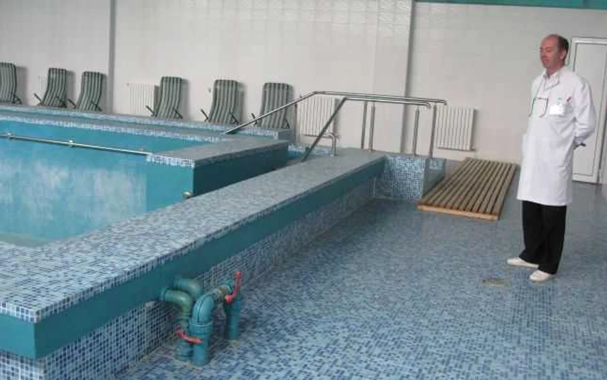 Piscina de la Spitalul de Recuperare din Iaşi este folosită şi de copii FOTO: Arhivă