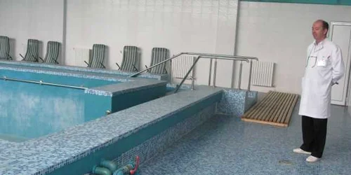 Piscina de la Spitalul de Recuperare din Iaşi este folosită şi de copii FOTO