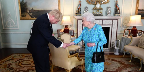 demisia lui Boris Johnson Regina Elisabeta jpg