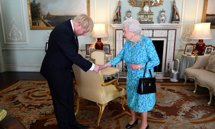 demisia lui Boris Johnson Regina Elisabeta jpg