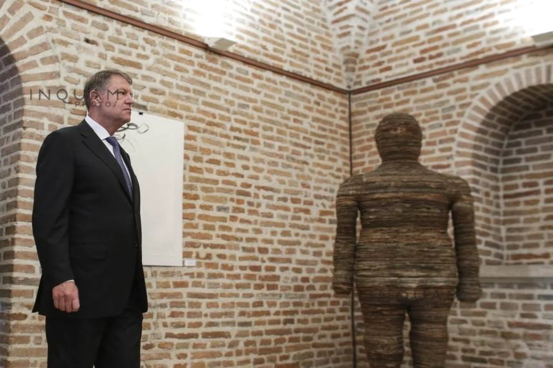 Klaus Iohannis, la expoziţia "Aici-Acum" de la Muzeul Naţional Cotroceni                                                    Inquam Photos-Octav Ganea