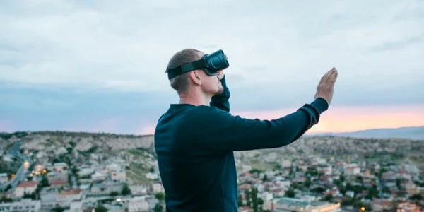 Realitate virtuala ochelari realitate virtuala oras FOTO Shutterstock