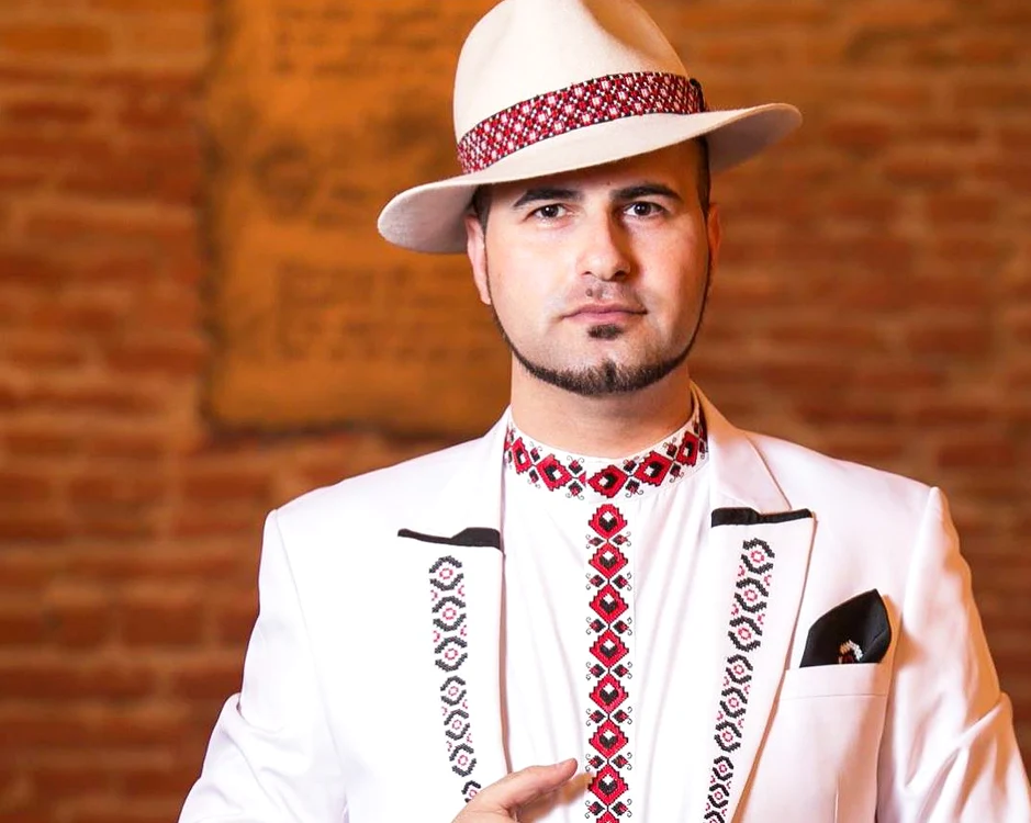
    Daniel Trifu a studiat Teologia și era cât pe ce să devină preotfoto: arhiva personală  