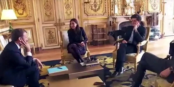 caine pisu Macron semineu