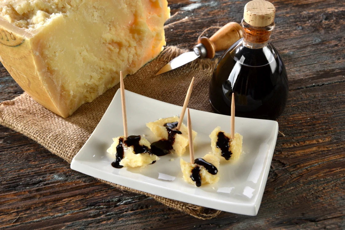 Parmezanul și oțetul balsamic se numără printre cele mai falsificate produse FOTO Shutterstock