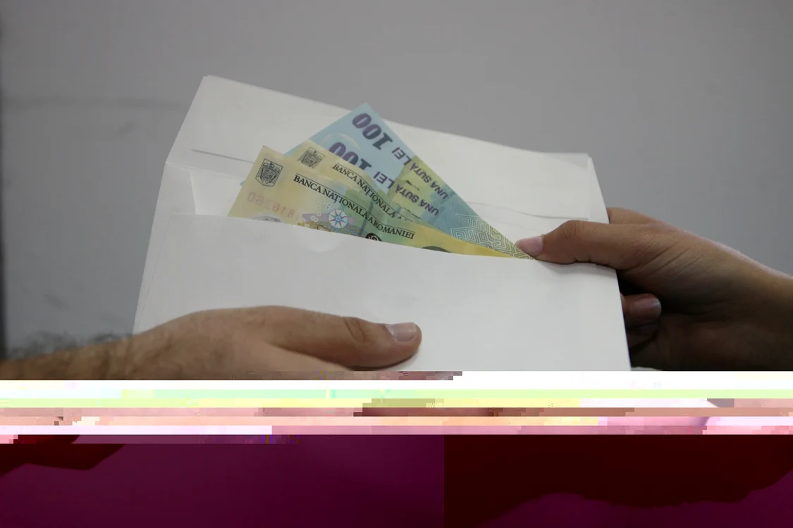 Poliţiştii şi-au distrus carierele pentru câteva sute de lei. FOTOArhivă.