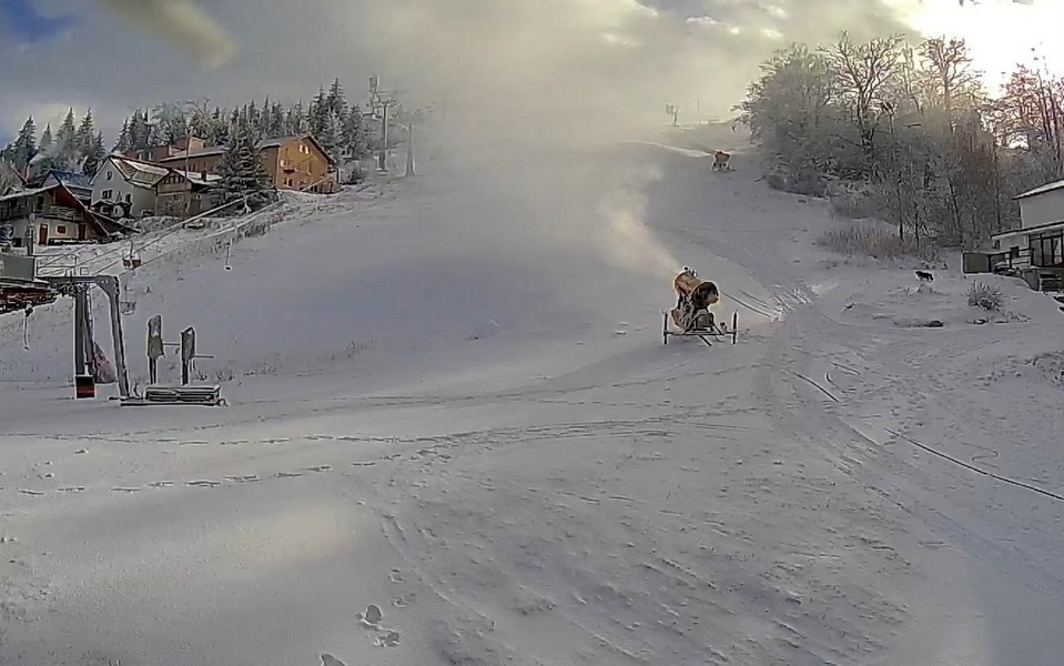 Se deschide sezonul turistic în stațiunile montane din Hunedoara. Cele mai căutate locuri, iarna VIDEO