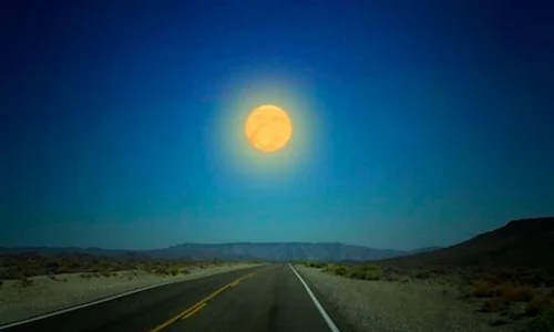 Cum ara arata planetele in locul lunii jpeg