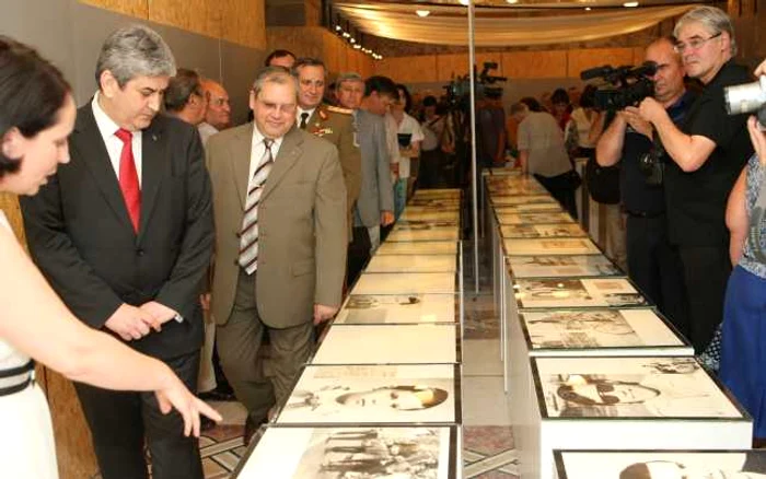 Expoziţia în cinstea lui Dumitru Prunariu a fost deschisă