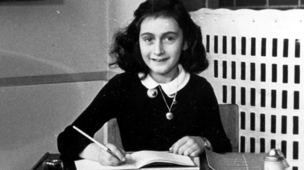 Calendar 12 iunie: 1942   În ziua în care a împlinit 13 ani, Anne Frank a început să și scrie jurnalul jpeg