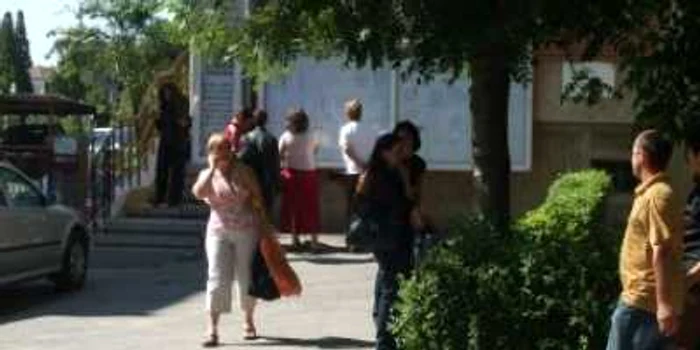 Râmnicu Vâlcea: Şomerii, păcăliţi de firme neserioase