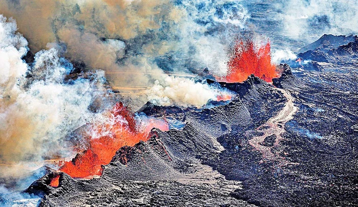 Vulcanul Baroarbunga, din Islanda, e interzis publicului după ce a început să erupă în 2014