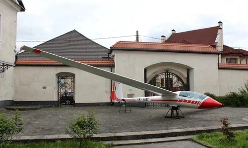 Vernisajul expoziției „Mari aviatori brașoveni” (foto: Muzeul Județean de Istorie și Arheologie Maramureș)