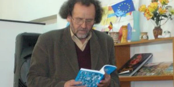 Printre poeţii care îşi vor prezenta lucrările în cadrul Lecturii publice de poezie se numără şi scriitorul botoşănean Gellu Dorian