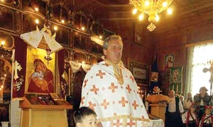 Monica Anghel  şi fiul ei au învăţat  să călărească (FOTOGRAFII: ARHIVA PERSONALĂ) jpeg