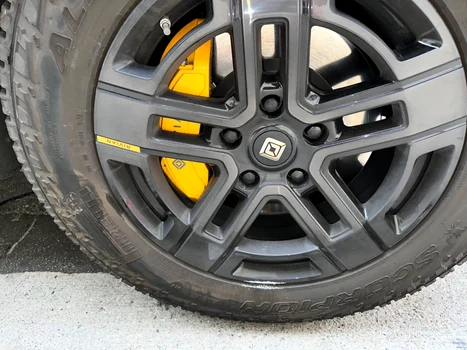 Mașina avariată a lui J Lo