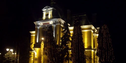 Iluminatul festiv a costat cam mult primăria Botosani 