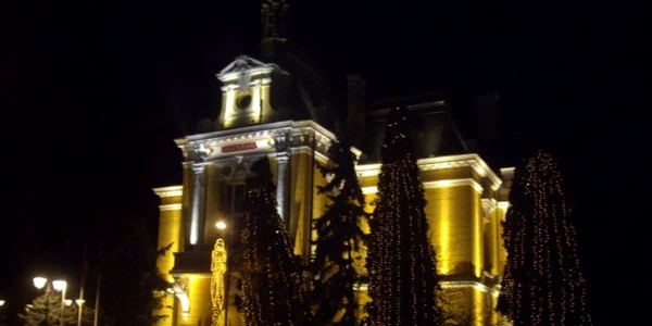 Iluminatul festiv a costat cam mult primăria Botosani 