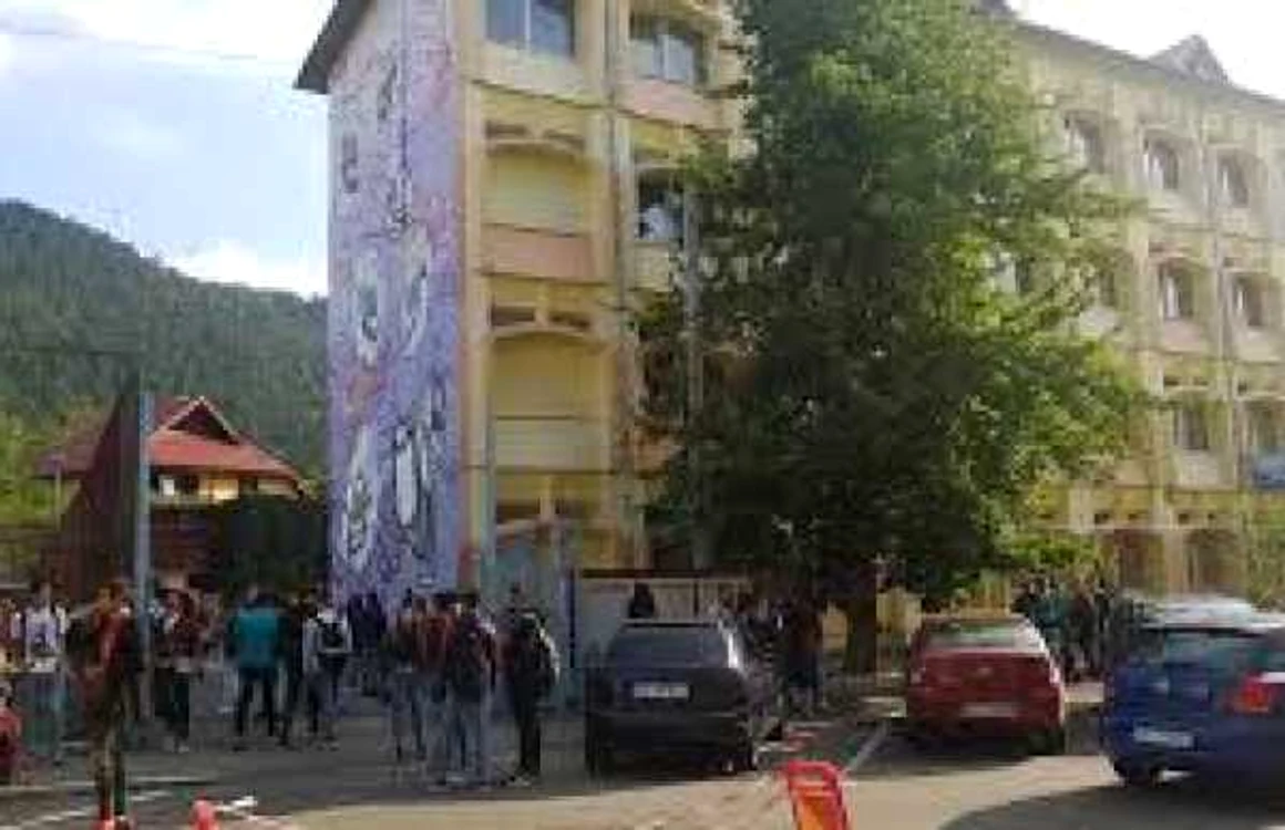 Tentativa a vut loc la Liceul Economic din piatra Neamţ. FOTO: Zch.ro
