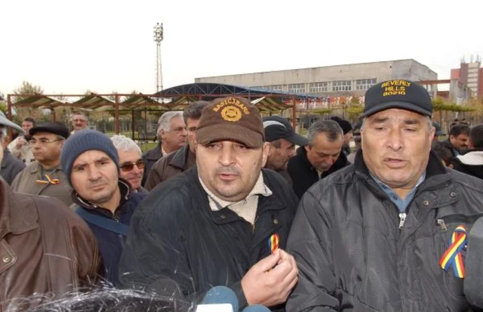 Angajaţii îşi cer drepturile salariale