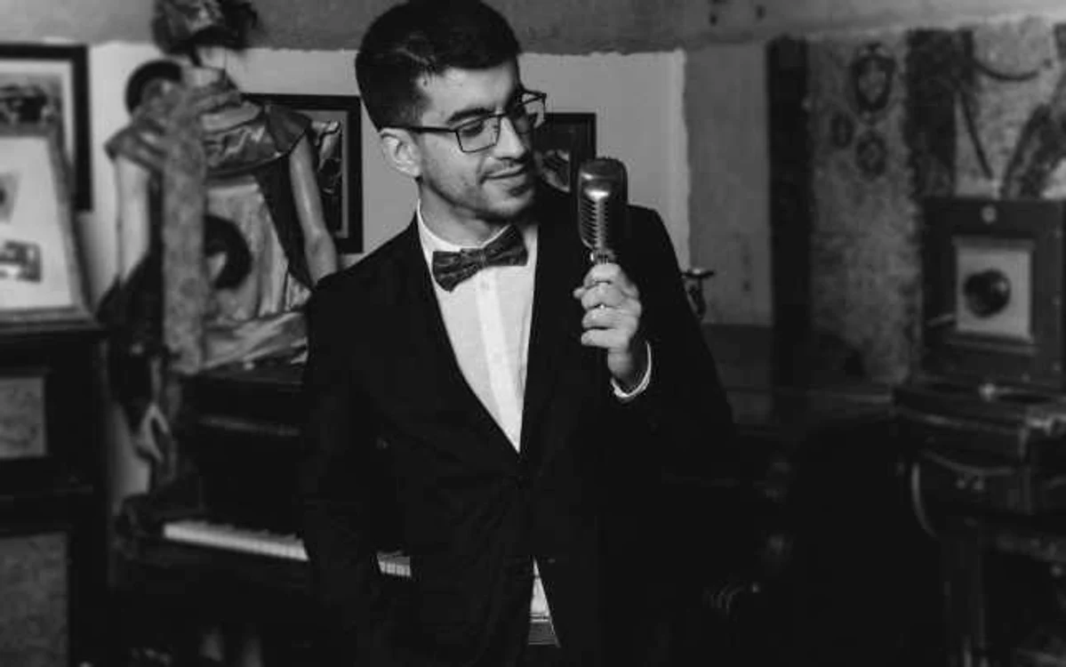 Petru Călinescu
cântă o piesă cu istorie pe scena emisiunii „Românii au talent“ FOTO Pro TV