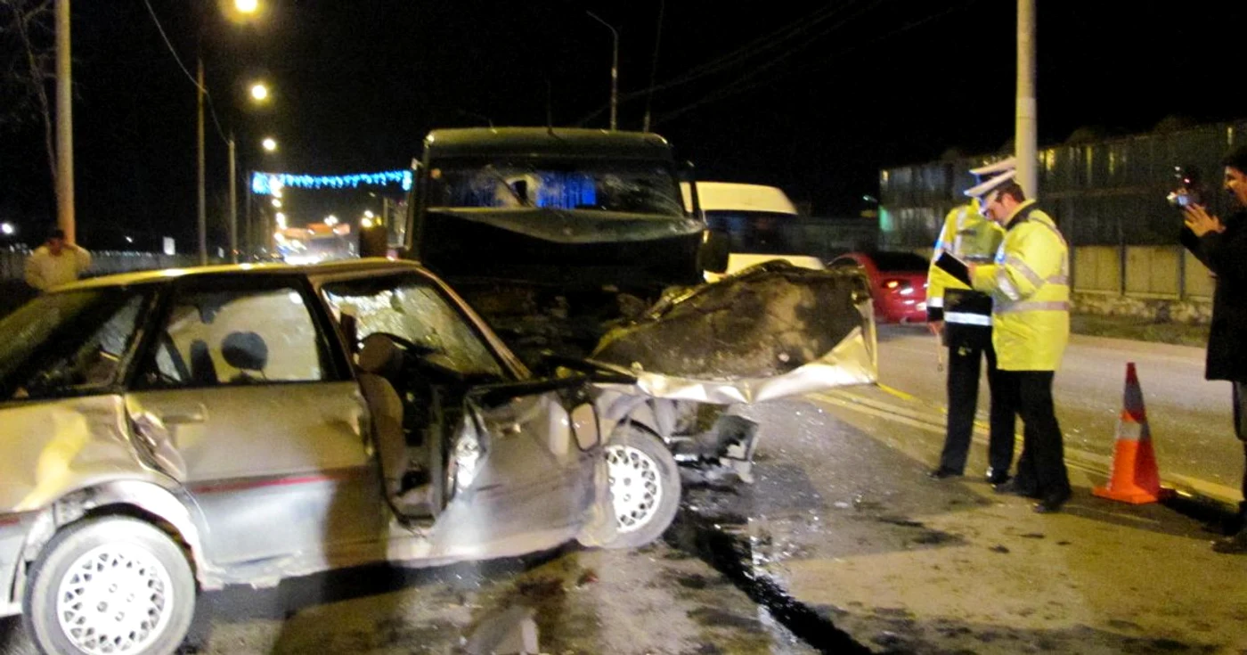 Bilanţul accidentului: doi morţi şi opt răniţi