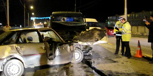 Bilanţul accidentului: doi morţi şi opt răniţi