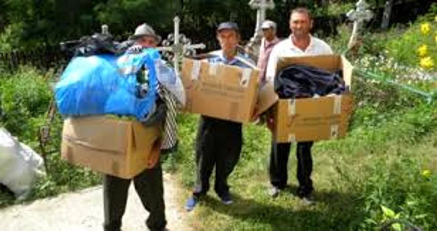 
    Activitățile caritabile îmblânzesc depresia Sursa foto: episcopiahușilor.ro  