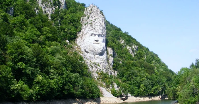 Chipul lui Decebal din Valea Mraconiei FOTO Corina Macavei