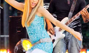 La cei 19 ani,  actriţa Miley Cyrus debordează  de sex appeal (foto: Guliver) jpeg