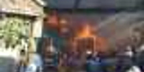 Incendiul a pornit de la o sobă improvizată