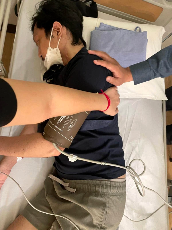 Chakriwat Vivacharawongse, fiul repudiat al Regelui Rama al Thailandei, bolnav de cancer.