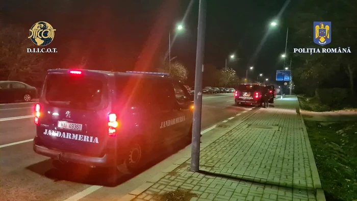 Percheziții la gruparea infracțională FOTO: Poliția Română