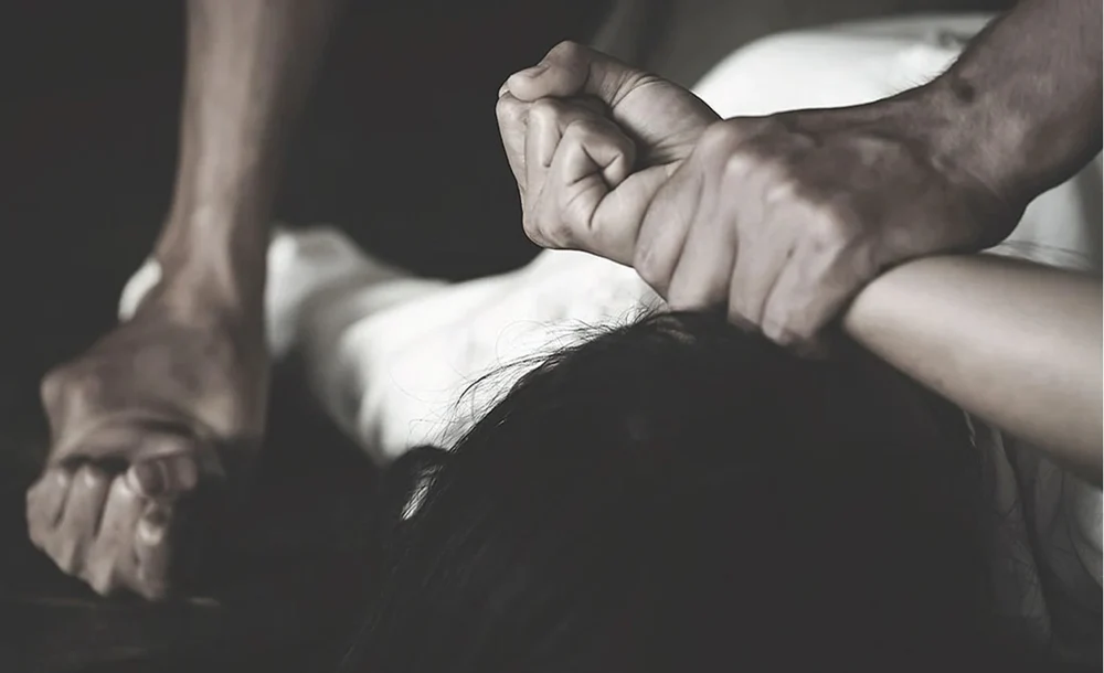 Nigerian arestat la București, acuzat că a strâns de gât și a violat o prostituată