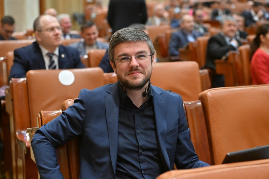 Senatorul Irineu Darău se suspendă din calităţile de membru USR pentru a putea face campanie electorală: „Voi continua ca voluntar pentru Nicuşor Dan”