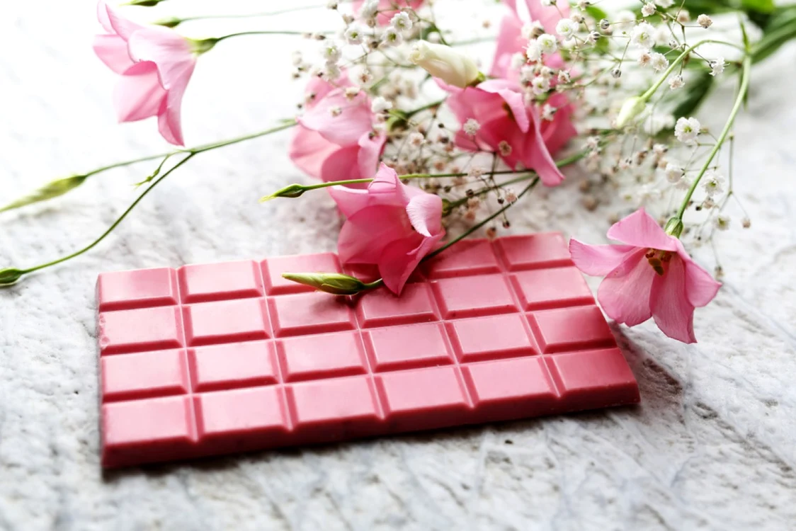 Aroma ciocolatei roz nu este nici amară, nici lăptoasă, nici foarte dulce @shutterstock