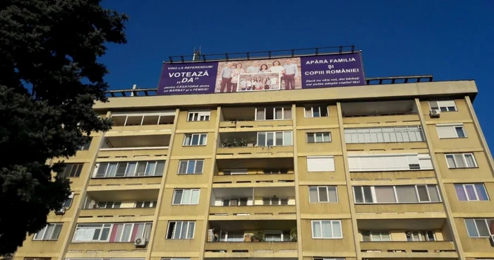 Panou pro-referendum în centrul Timişoarei FOTO Ş.Both