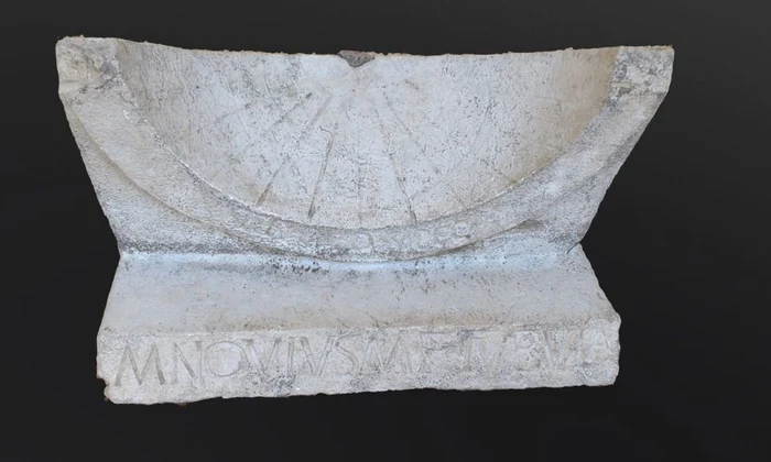 Disc solar, vechi de peste 2000 de ani, descoperit într un teatru roman jpeg