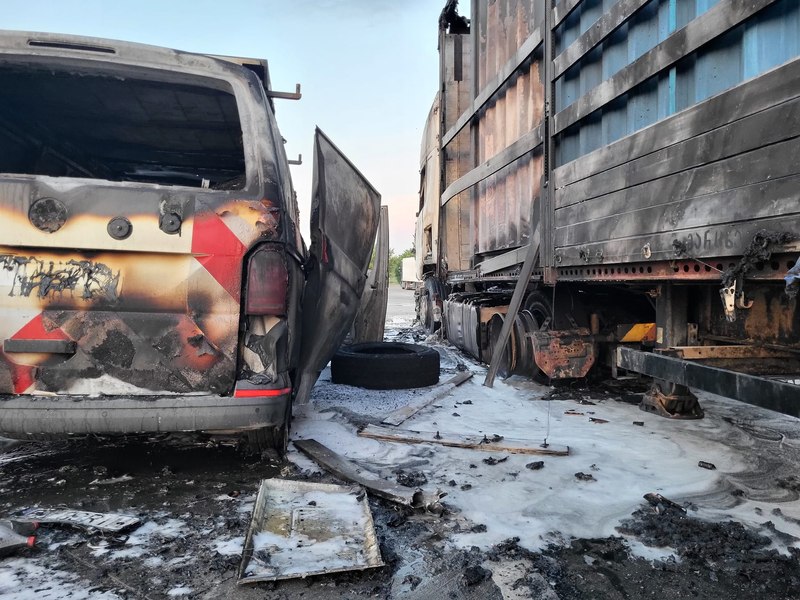 Incendiu în vama Giurgiu-Ruse: O autoutilitară și un camion au ars din cauza unui scurtcircuit 