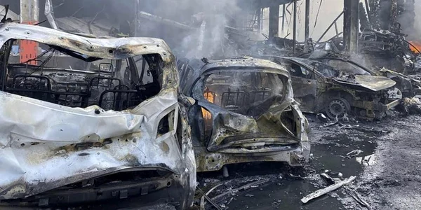 Atac rachete Vinita Ucraina 14 iulie 2022 razboi distrugeri incendiu pompieri FOTO EPA-EFE