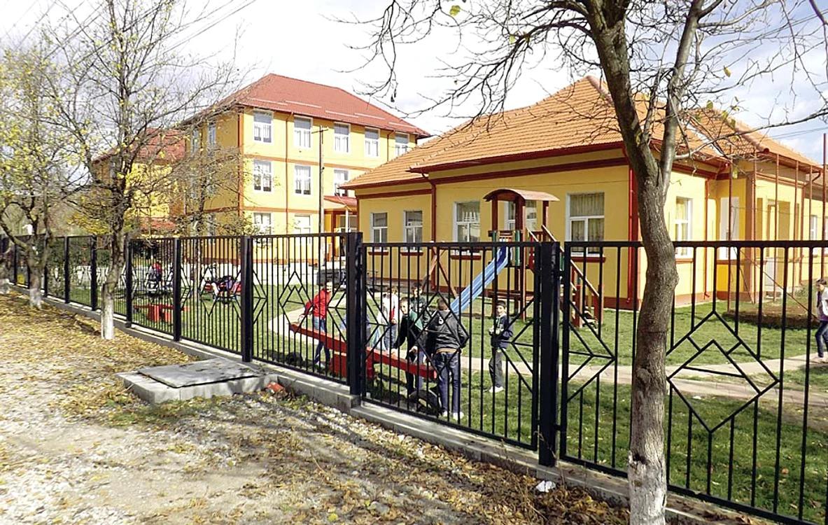 Şcoala din comuna Alunu, unde s-a petrecut tragedia