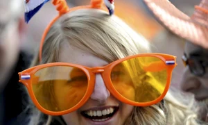 Olandezii l au celebrat pe străzi pe noul rege Willem Alexander  (Foto: Reuters) jpeg