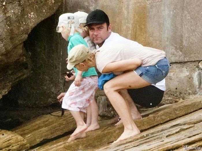 6. O familie cu o poziţie cel puţin ciudată