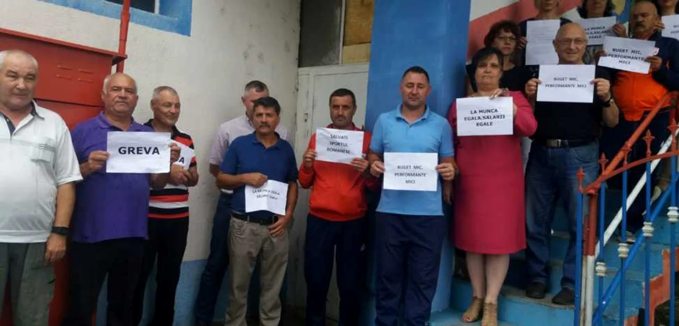 Grevă de avertisment la Clubul Unirea