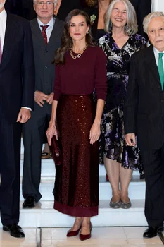 Regina Letizia în bordeaux. FOTO: Profimedia