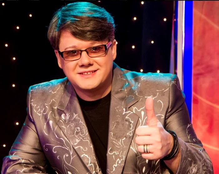 
    Fuego are 38 de ani și este foarte popular datorită cântecului „Împodobește, mamă, bradul!”foto: Click!  