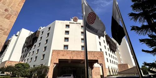 Hotelul Serena   unde au avut loc negocierile de pace SUA Iran   Pakistan FOTO EPA EFE jpg