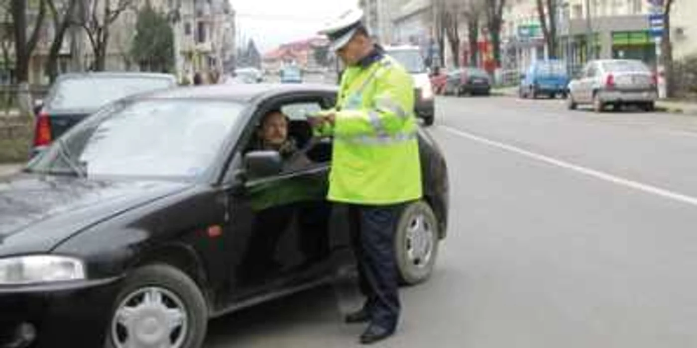 Poliţiştii fac controale în trafic