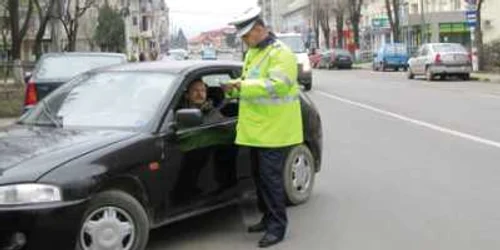 Poliţiştii fac controale în trafic